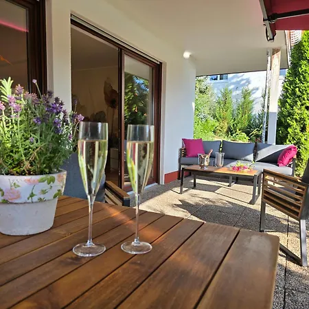 Exklusive - Direkt Am Waldrand - Grosser Garten Kompett Umzaeunt - Hunde Willkommen - 2 Private Stellplaetze Apartmán *