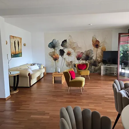 Apartment Exklusive - Direkt Am Waldrand - Grosser Garten Kompett Umzaeunt - Hunde Willkommen - 2 Private Stellplaetze