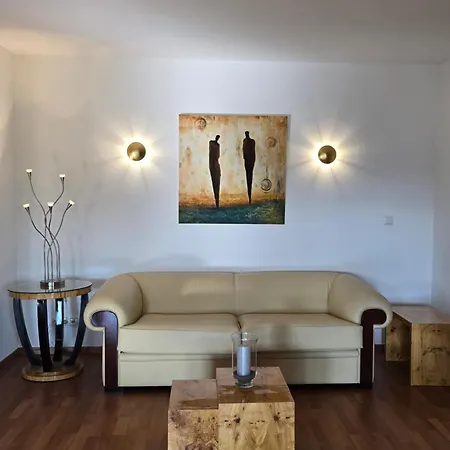 Exklusive - Direkt Am Waldrand - Grosser Garten Kompett Umzaeunt - Hunde Willkommen - 2 Private Stellplaetze Apartmán