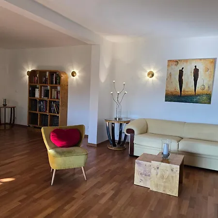 Exklusive - Direkt Am Waldrand - Grosser Garten Kompett Umzaeunt - Hunde Willkommen - 2 Private Stellplaetze Appartement Bad Salzschlirf