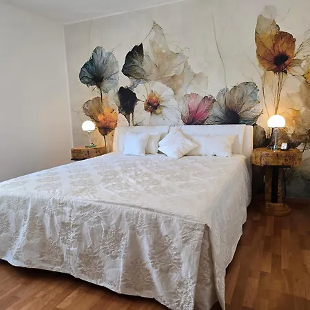 Exklusive - Direkt Am Waldrand - Grosser Garten Kompett Umzaeunt - Hunde Willkommen - 2 Private Stellplaetze Appartement