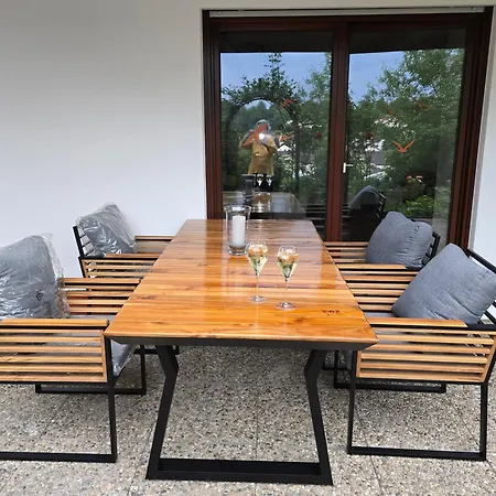 Exklusive - Direkt Am Waldrand - Grosser Garten Kompett Umzaeunt - Hunde Willkommen - 2 Private Stellplaetze Bad Salzschlirf