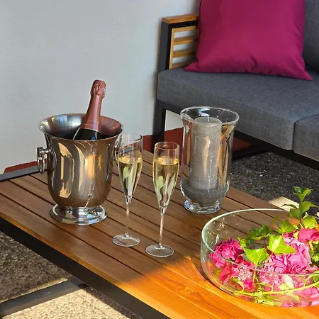 Apartmán Exklusive - Direkt Am Waldrand - Grosser Garten Kompett Umzaeunt - Hunde Willkommen - 2 Private Stellplaetze *