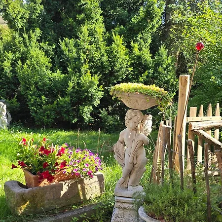 Apartmán Exklusive - Direkt Am Waldrand - Grosser Garten Kompett Umzaeunt - Hunde Willkommen - 2 Private Stellplaetze