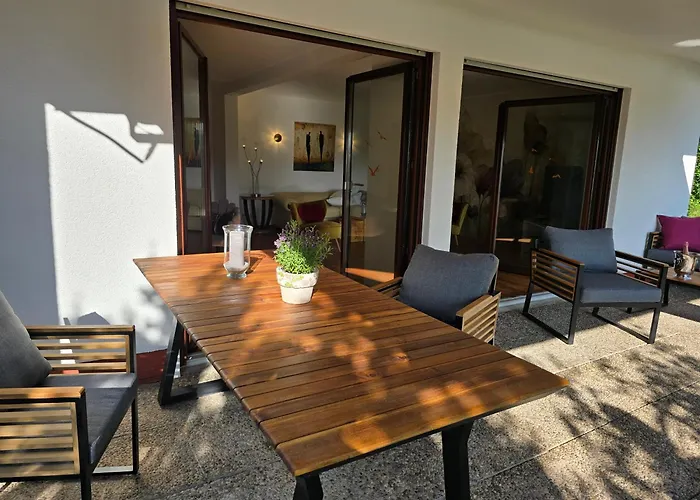 Exklusive - Direkt Am Waldrand - Grosser Garten Kompett Umzaeunt - Hunde Willkommen - 2 Private Stellplaetze *