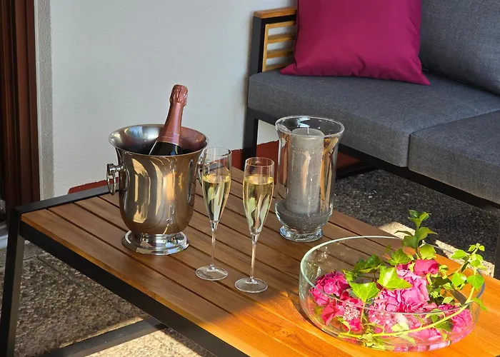 Apartmán Exklusive - Direkt Am Waldrand - Grosser Garten Kompett Umzaeunt - Hunde Willkommen - 2 Private Stellplaetze *