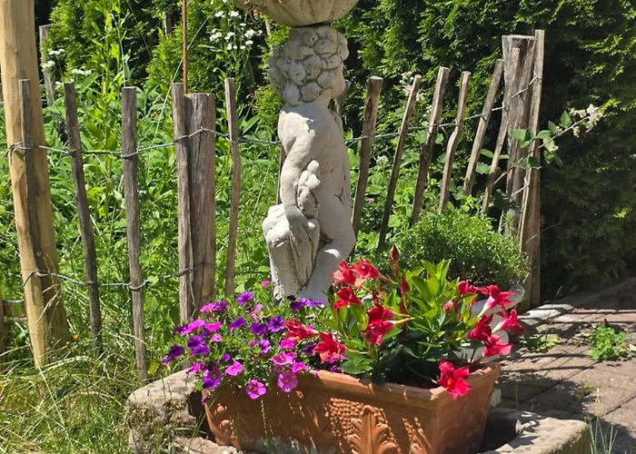 Exklusive - Direkt Am Waldrand - Grosser Garten Kompett Umzaeunt - Hunde Willkommen - 2 Private Stellplaetze Apartmán Bad Salzschlirf